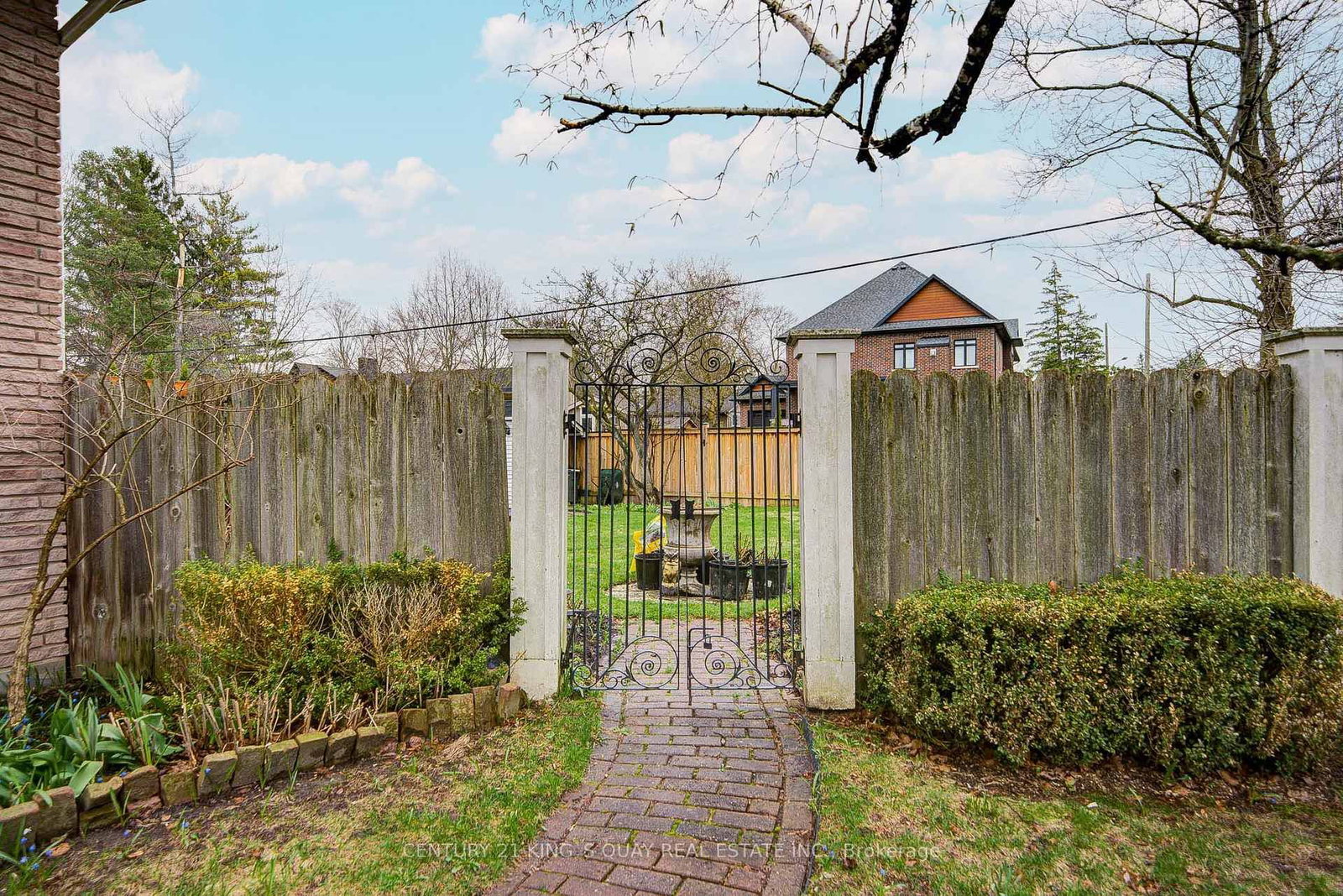 11 George Street • East Gwillimbury, ON photo 29