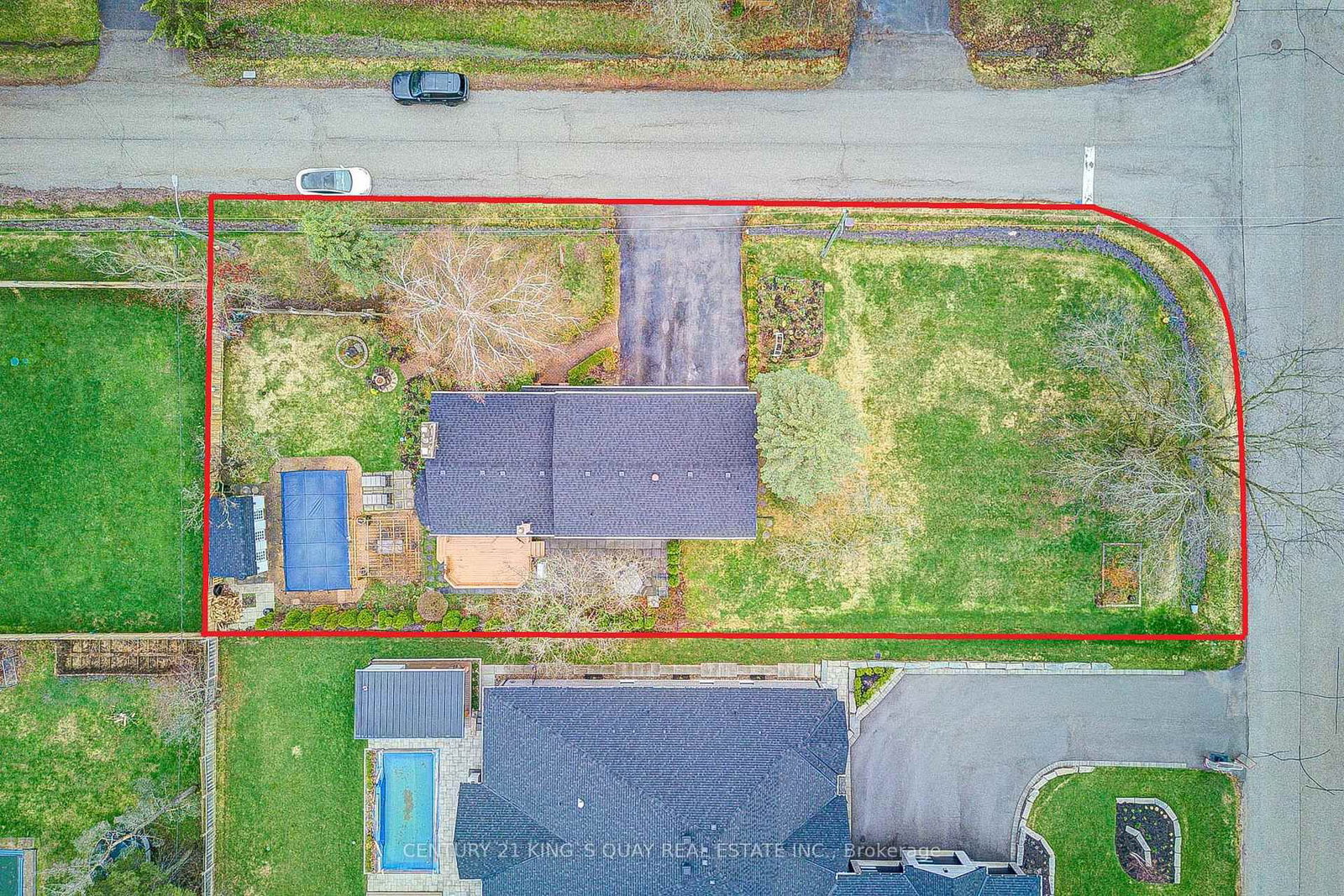 11 George Street • East Gwillimbury, ON photo 3