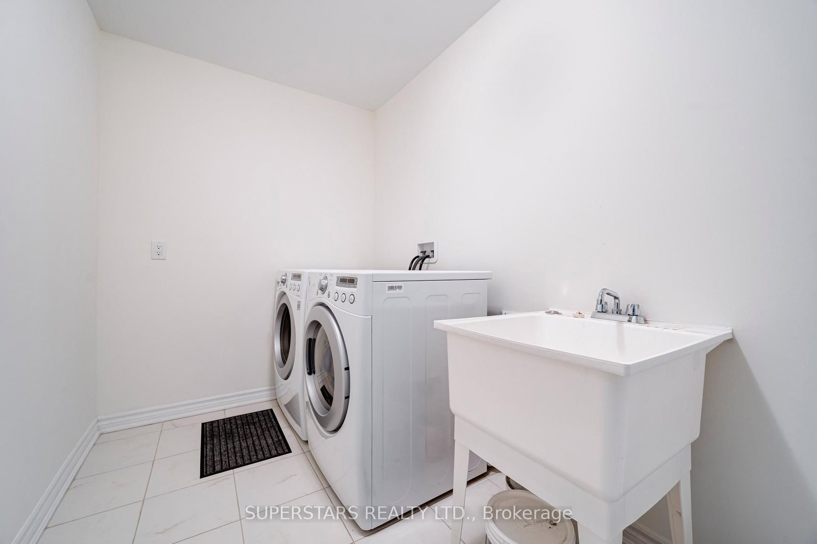 241 Rustle Woods Avenue • Markham, ON photo 15