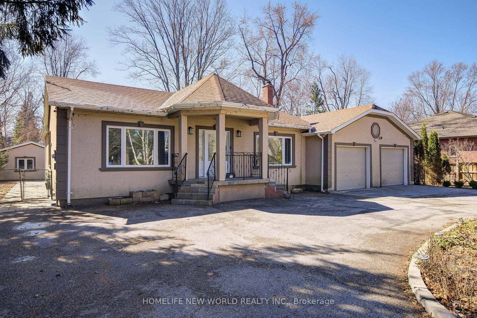 215 Willow Drive, Georgina 3