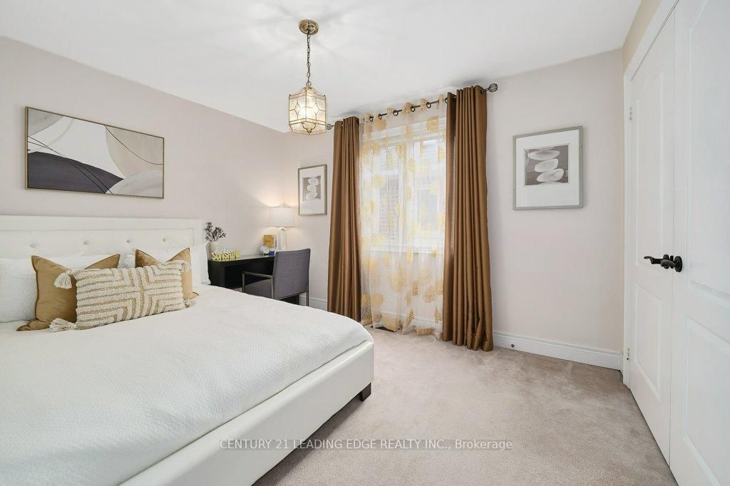 382 Via Campanile • Vaughan, ON photo 31