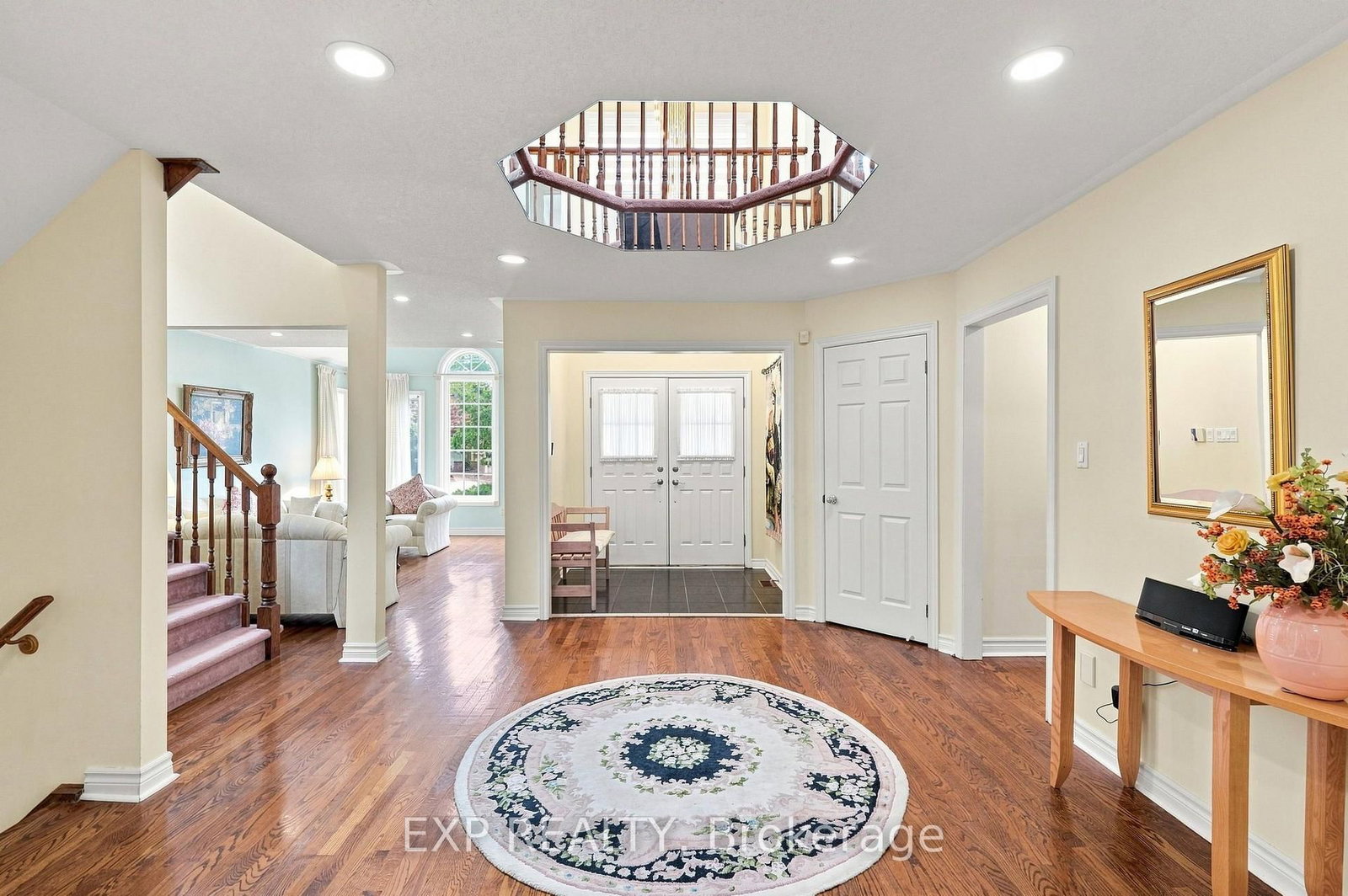21 Cantex Court • Richmond Hill, ON photo 5