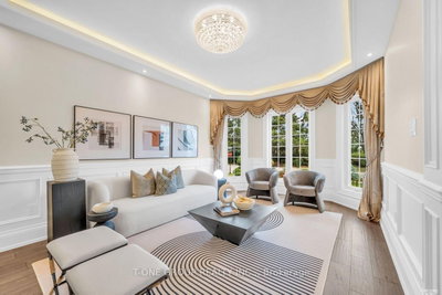 47 Hillhurst Drive • Richmond Hill, ON photo 3