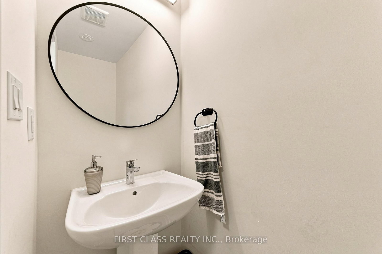 224 Matawin Lane • Richmond Hill, ON photo 16