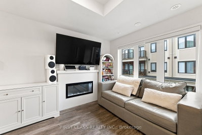 224 Matawin Lane • Richmond Hill, ON photo 9