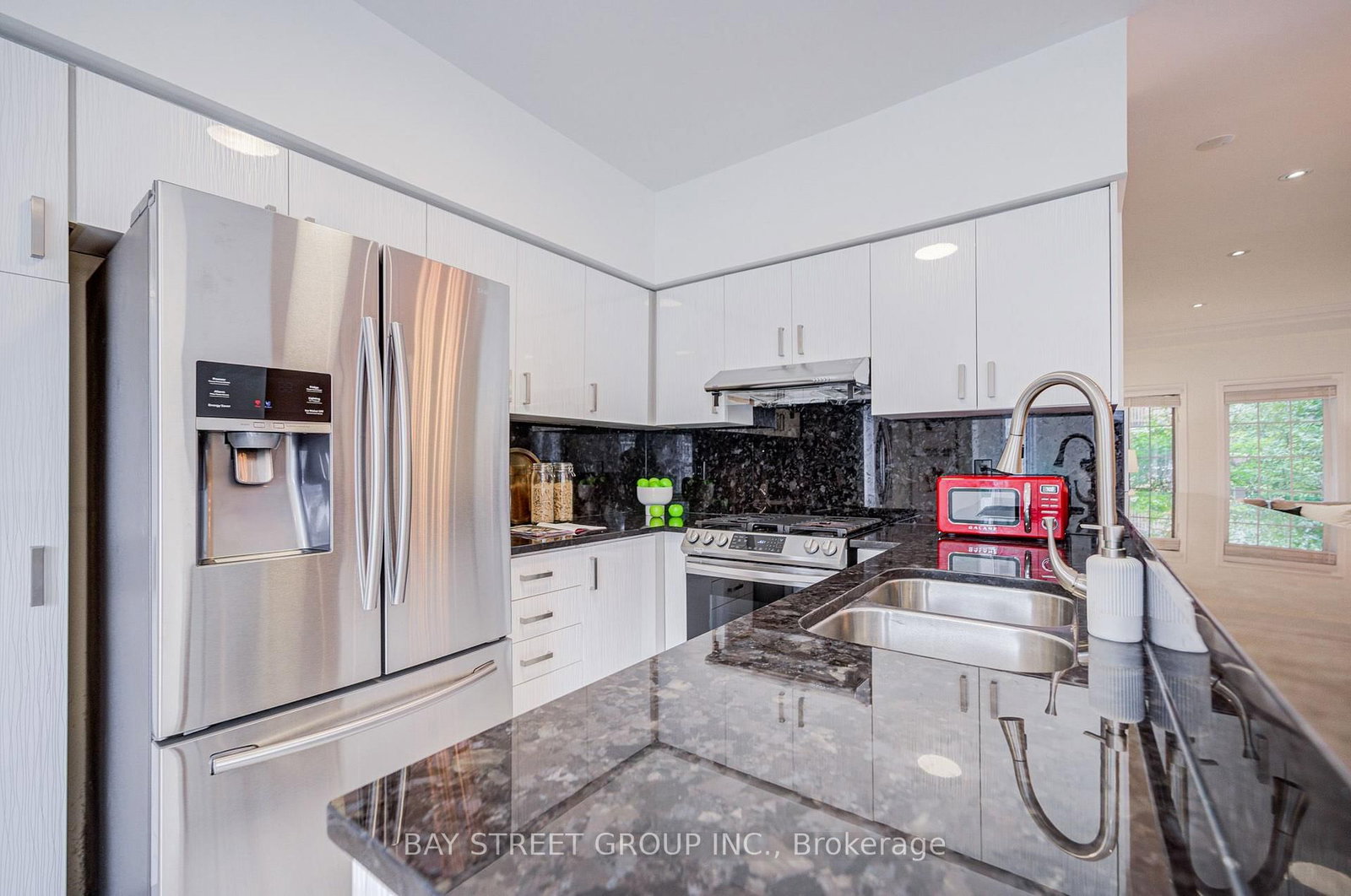 5 Luxton Avenue • Aurora, ON photo 16