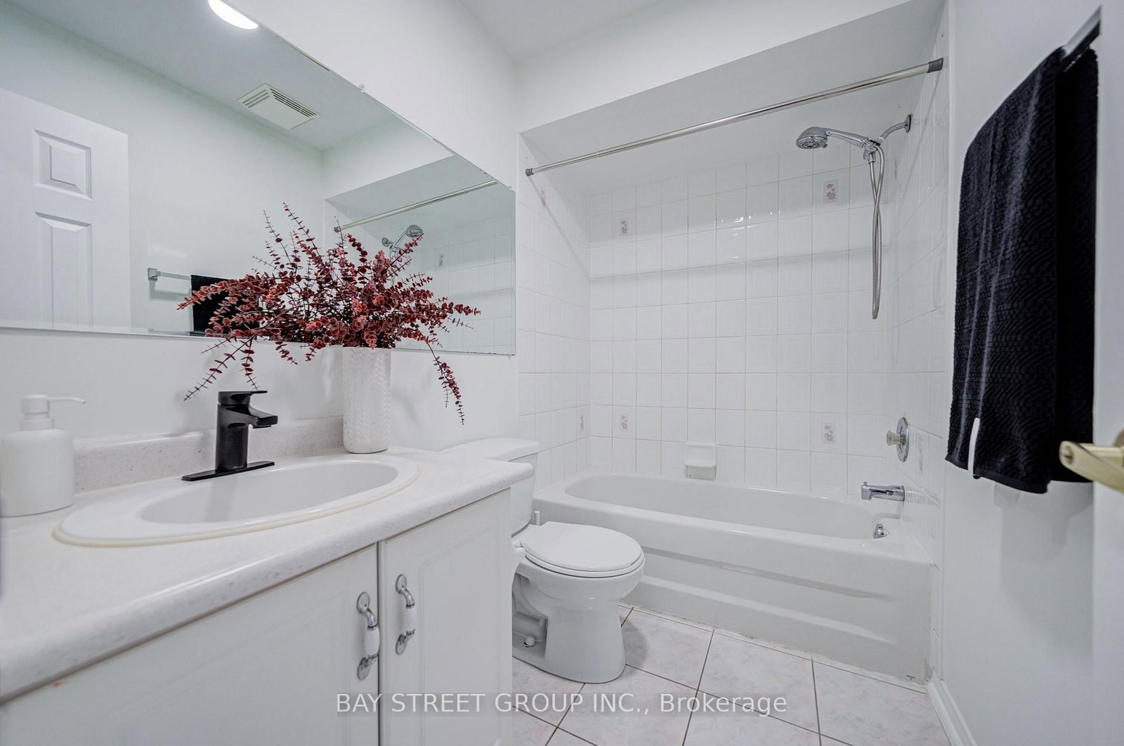 5 Luxton Avenue • Aurora, ON photo 44