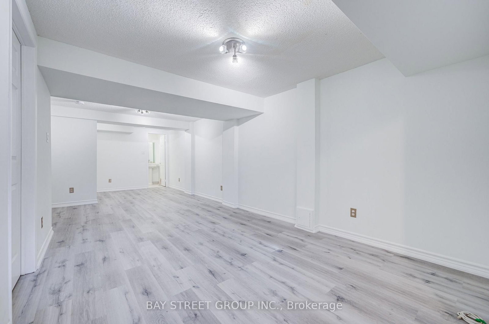 5 Luxton Avenue • Aurora, ON photo 47