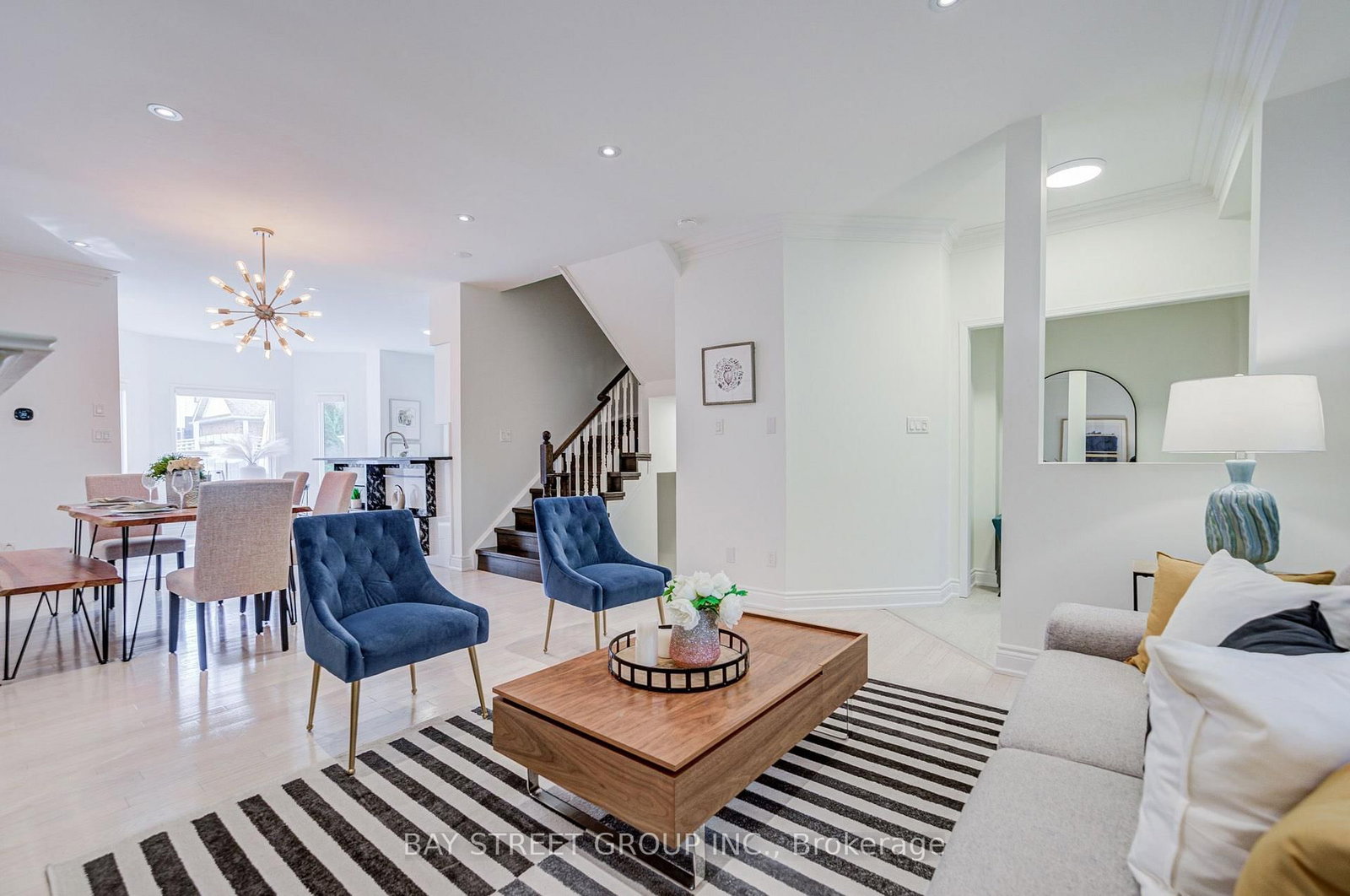 5 Luxton Avenue • Aurora, ON photo 8