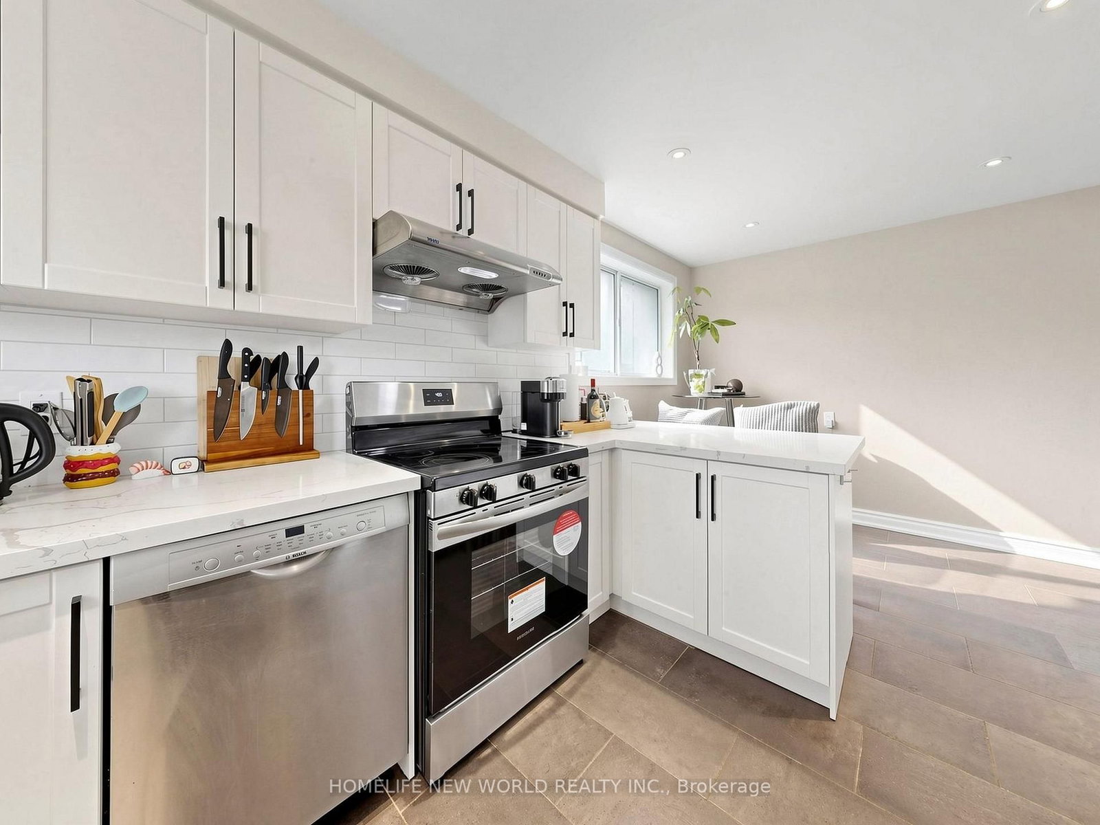 74 Child Drive • Aurora, ON photo 12