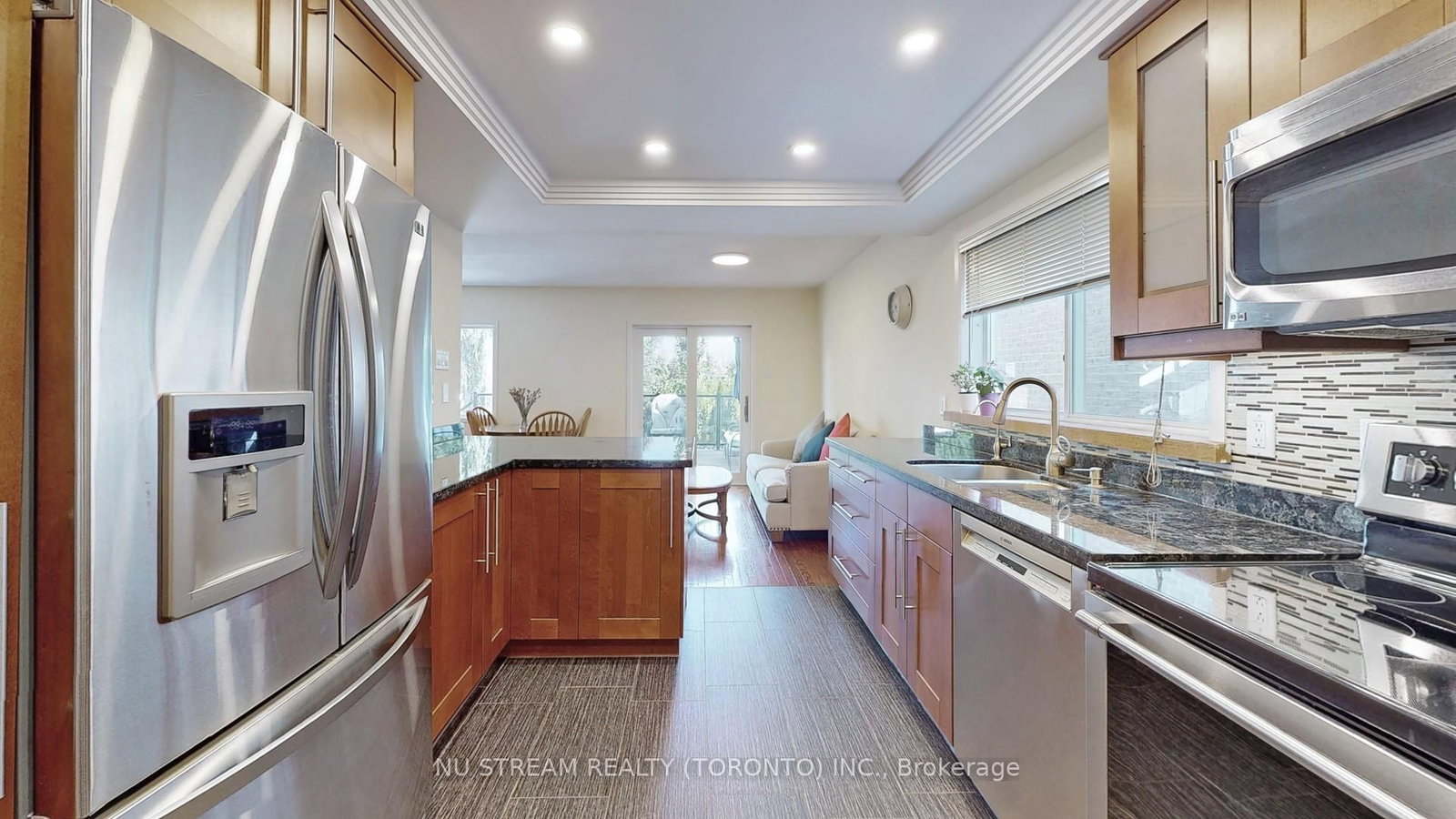 15 Bond Crescent • Richmond Hill, ON photo 14