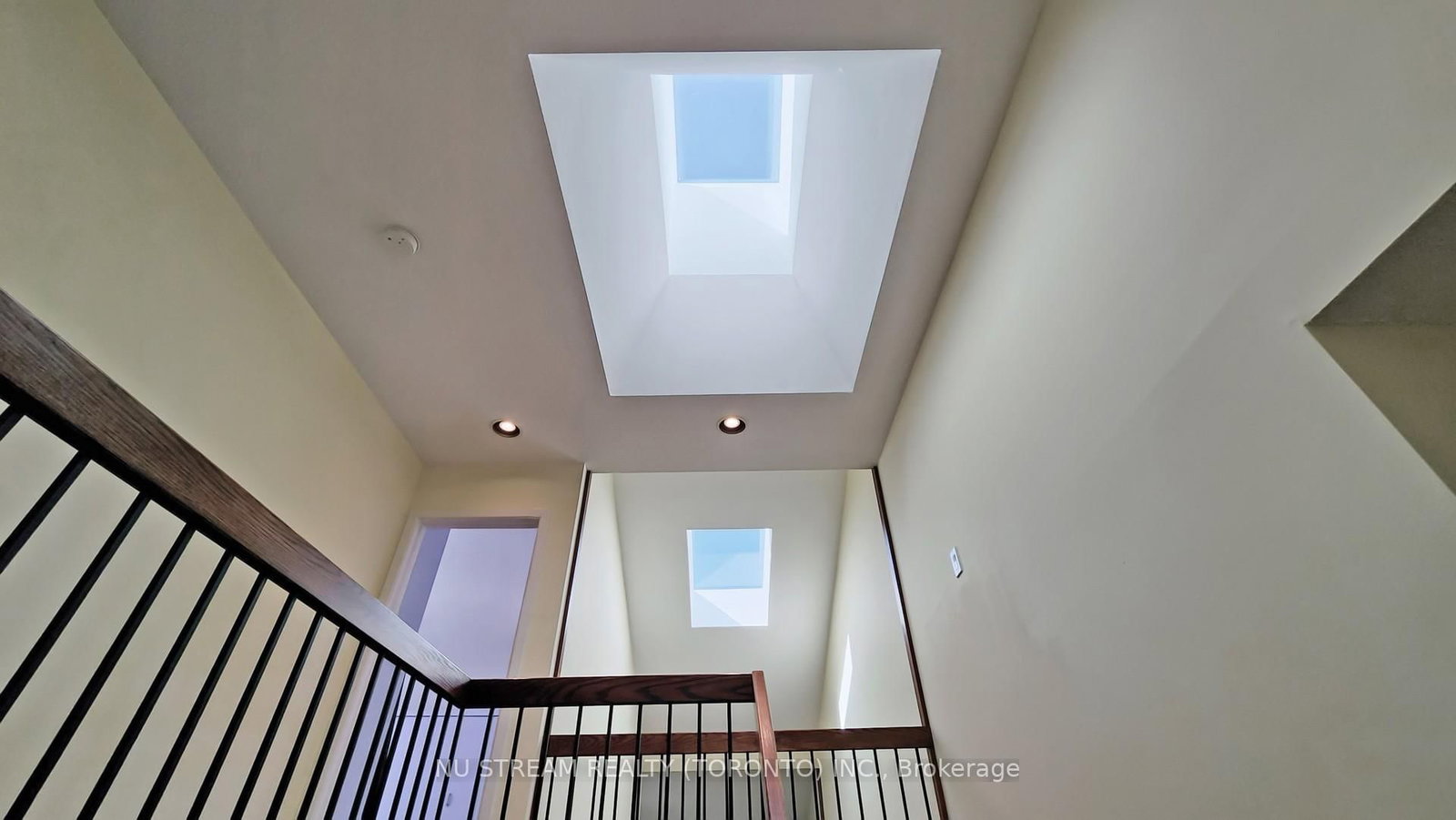 15 Bond Crescent • Richmond Hill, ON photo 19