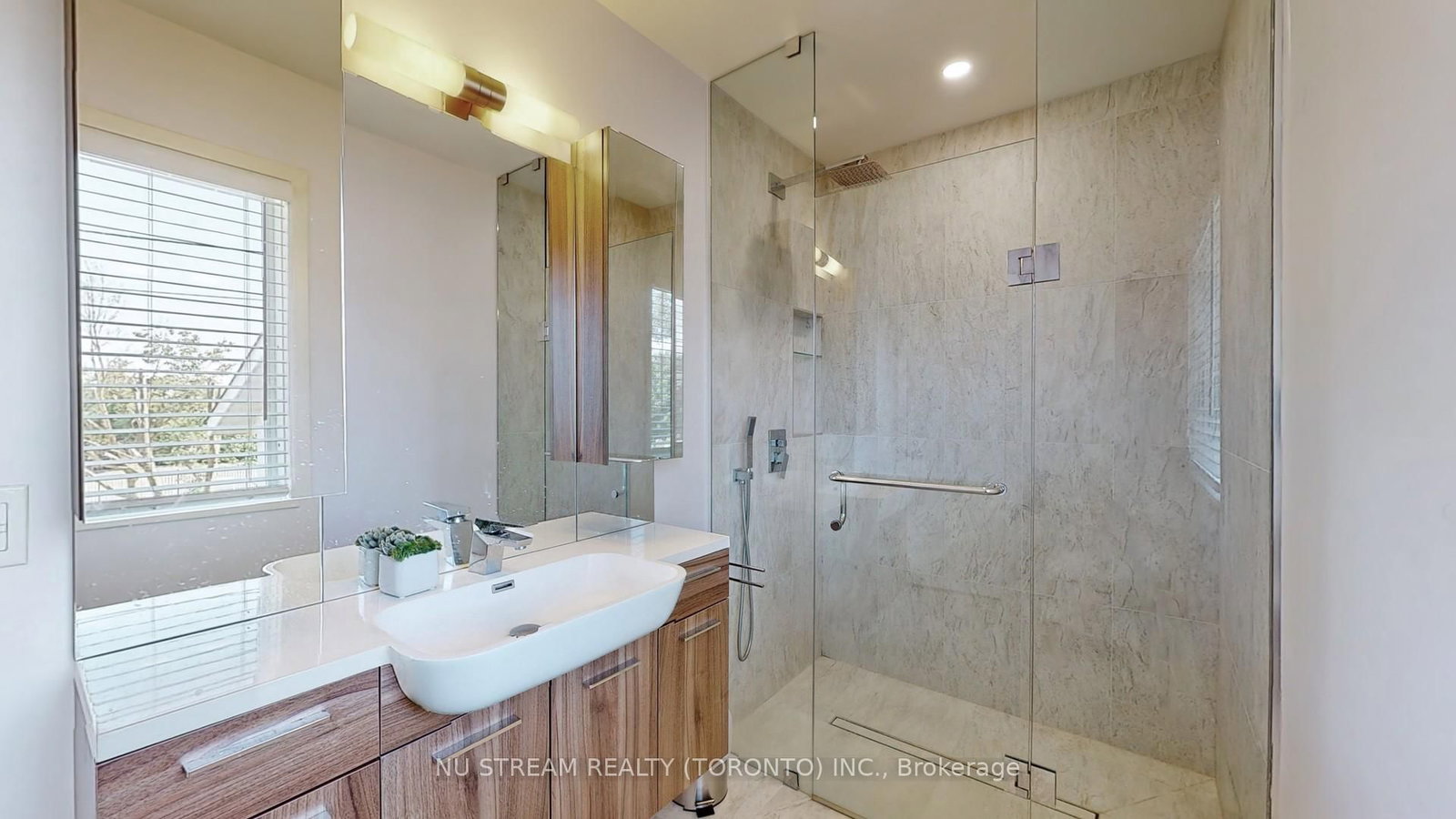 15 Bond Crescent • Richmond Hill, ON photo 21
