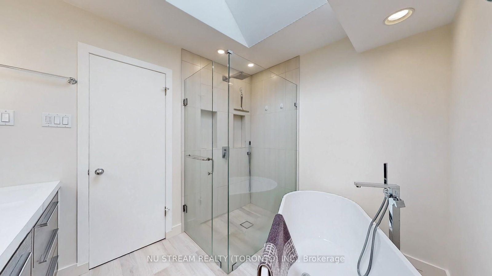 15 Bond Crescent • Richmond Hill, ON photo 29