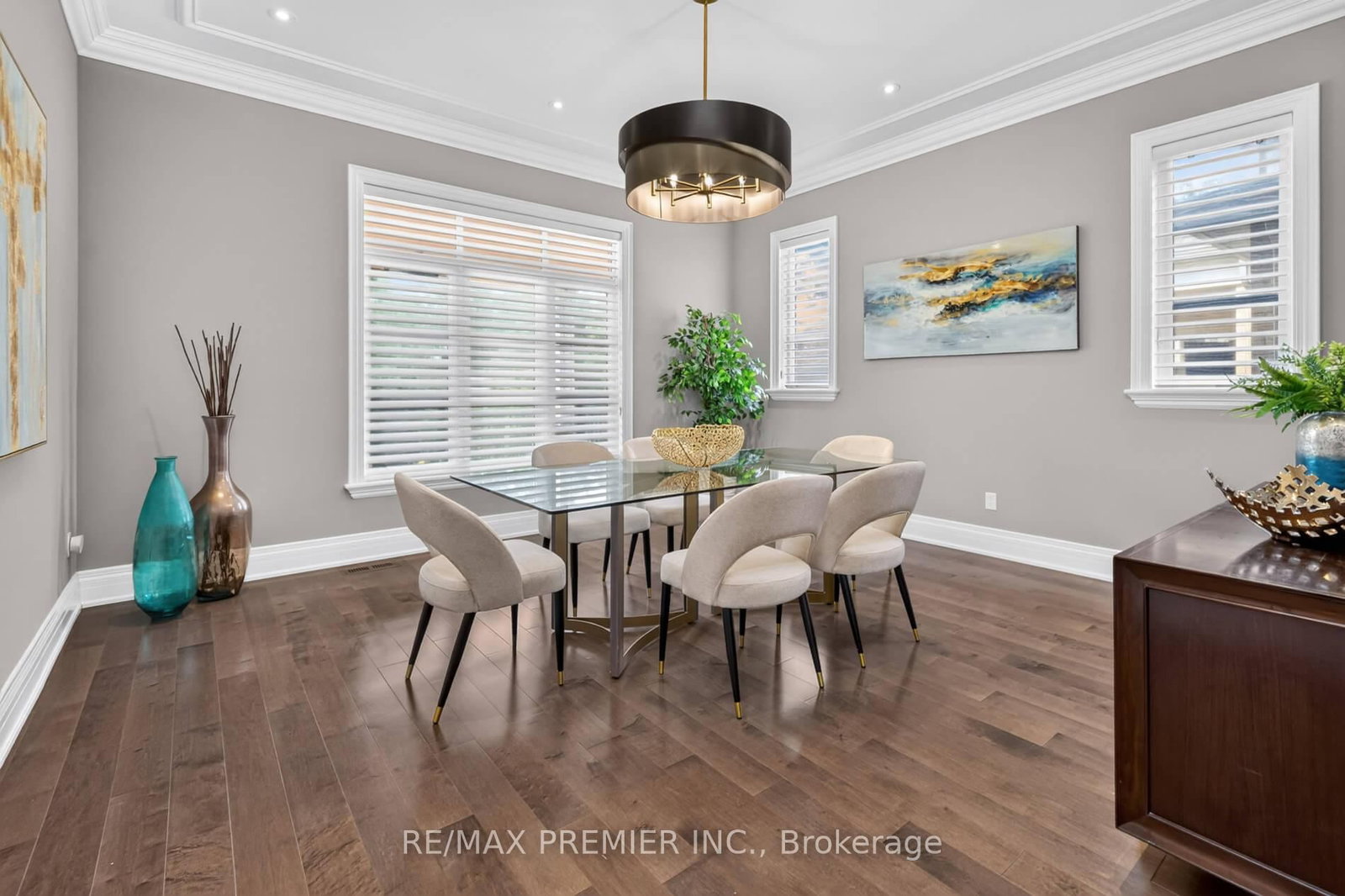 31 Sarracini Crescent • Vaughan, ON photo 10