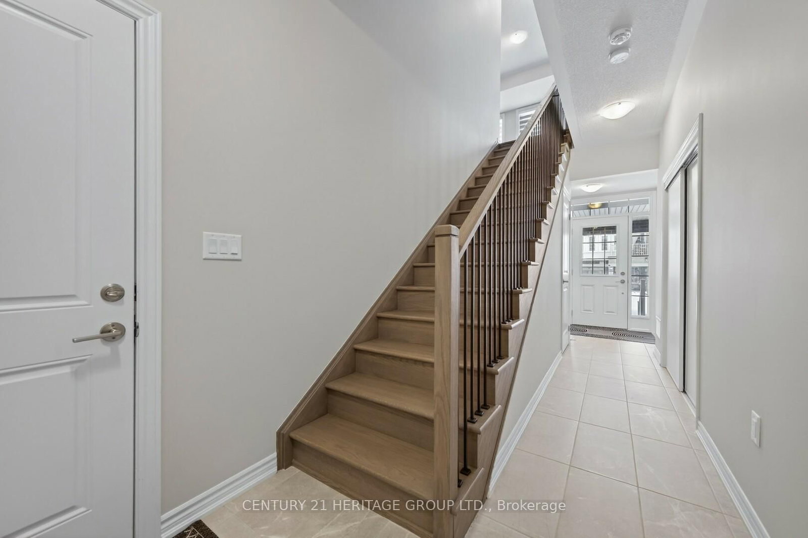 6 Mel Irving Drive • Bradford West Gwillimbury, ON photo 4