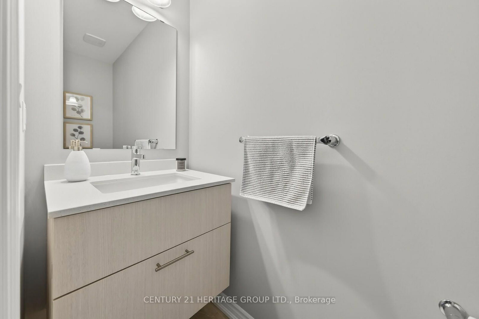 6 Mel Irving Drive • Bradford West Gwillimbury, ON photo 5
