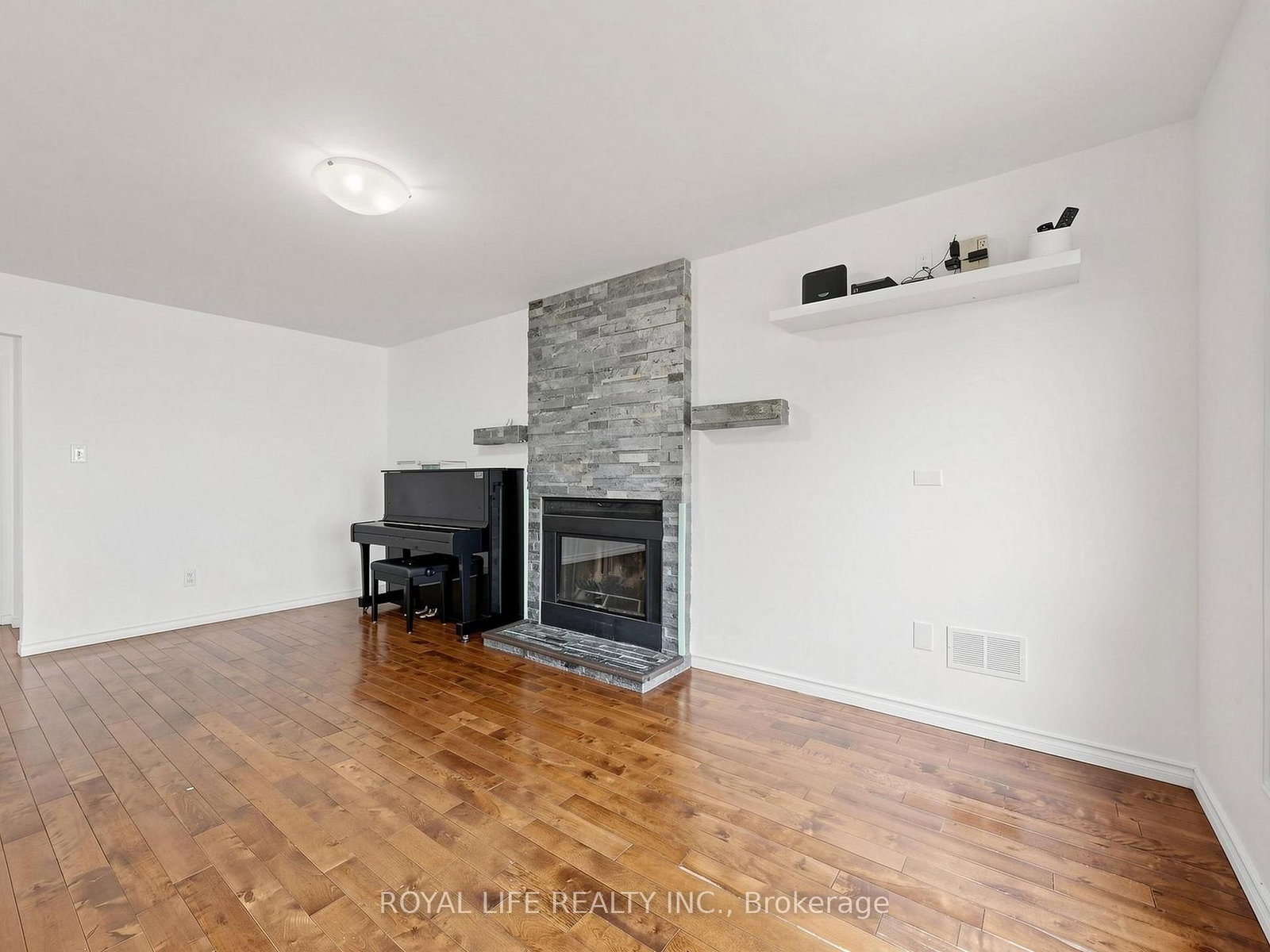 985 Linden Street • Innisfil, ON photo 14
