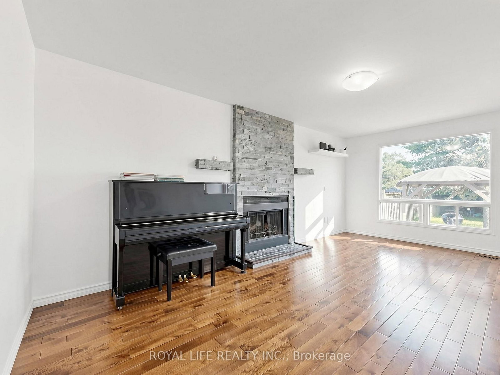 985 Linden Street • Innisfil, ON photo 15