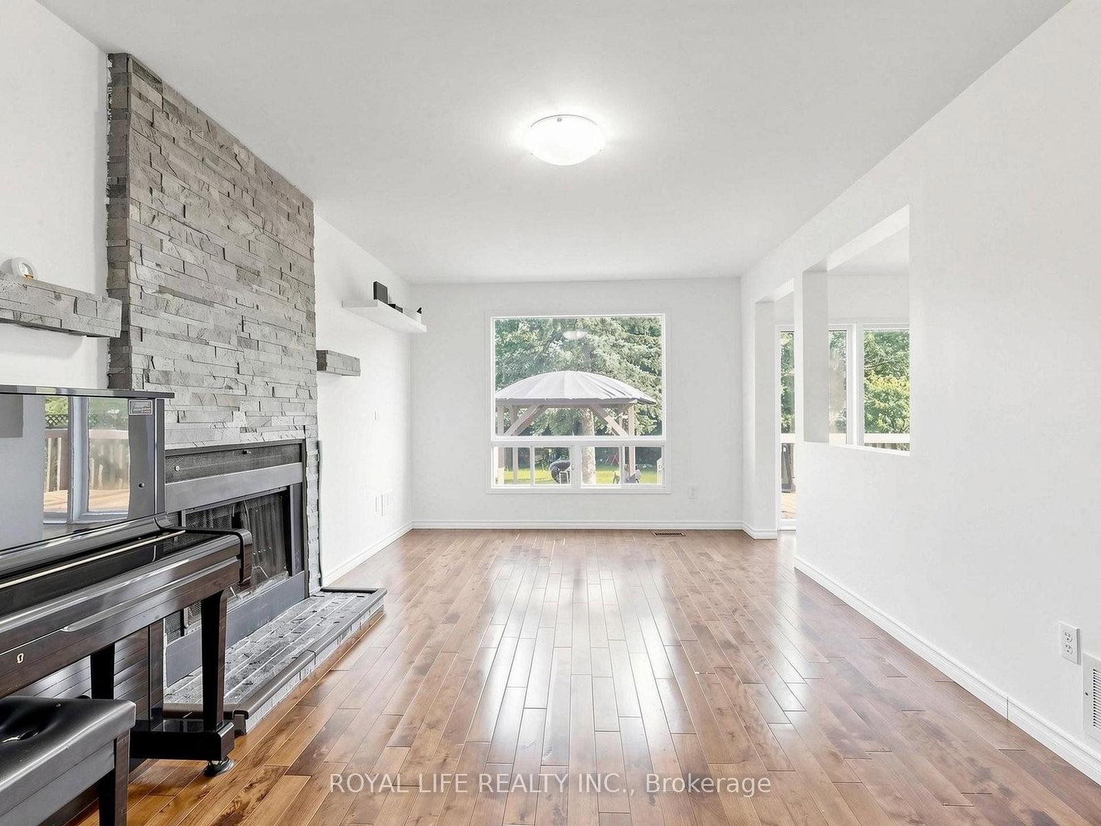 985 Linden Street • Innisfil, ON photo 16
