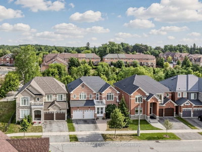 49 Grange Drive • Richmond Hill, ON photo 5