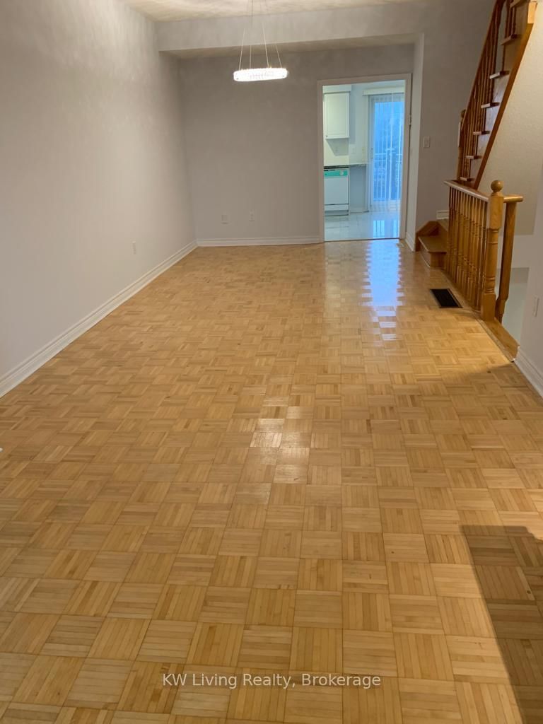 TH76 - 9133 Bayview Avenue
