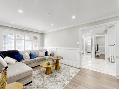 58 Marchwood Crescent • Richmond Hill, ON photo 5