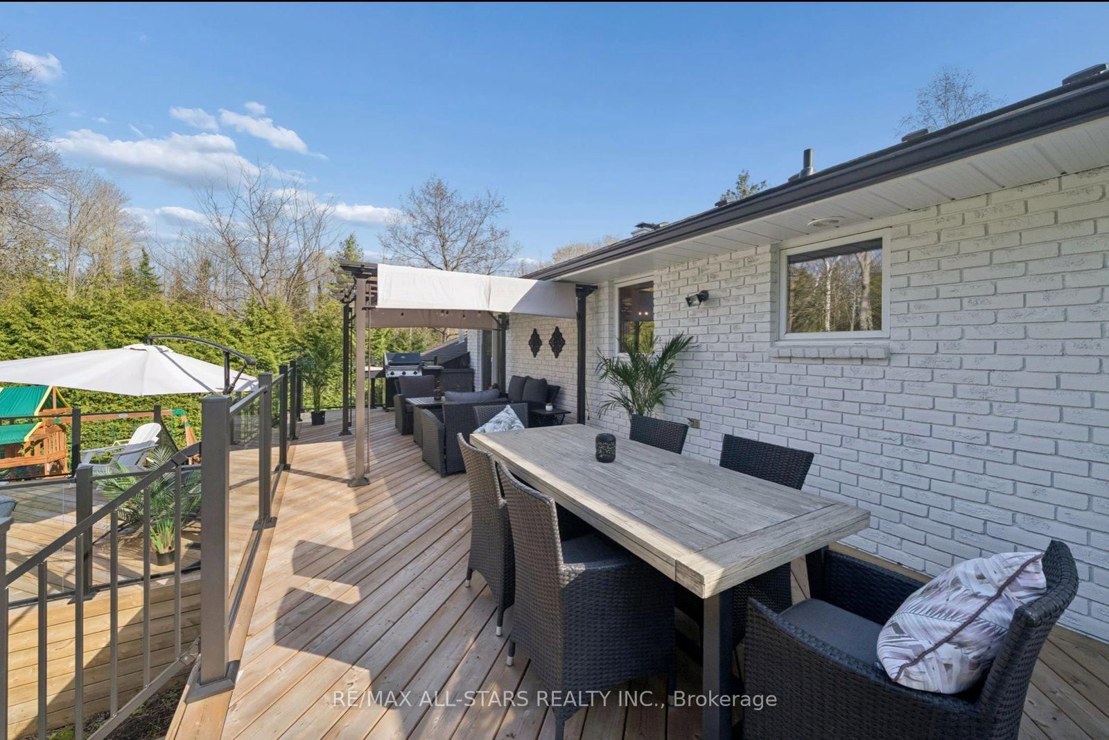127 Pinecrest Road • Georgina, ON photo 3