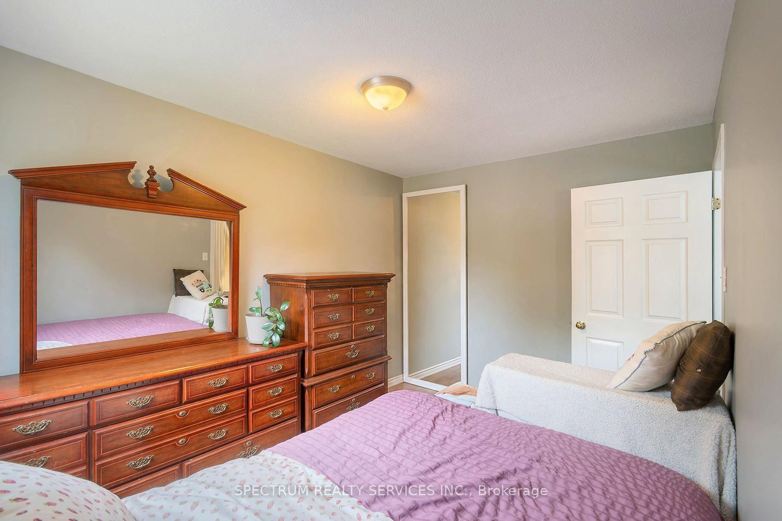229 Pine Beach Drive • Georgina, ON photo 12