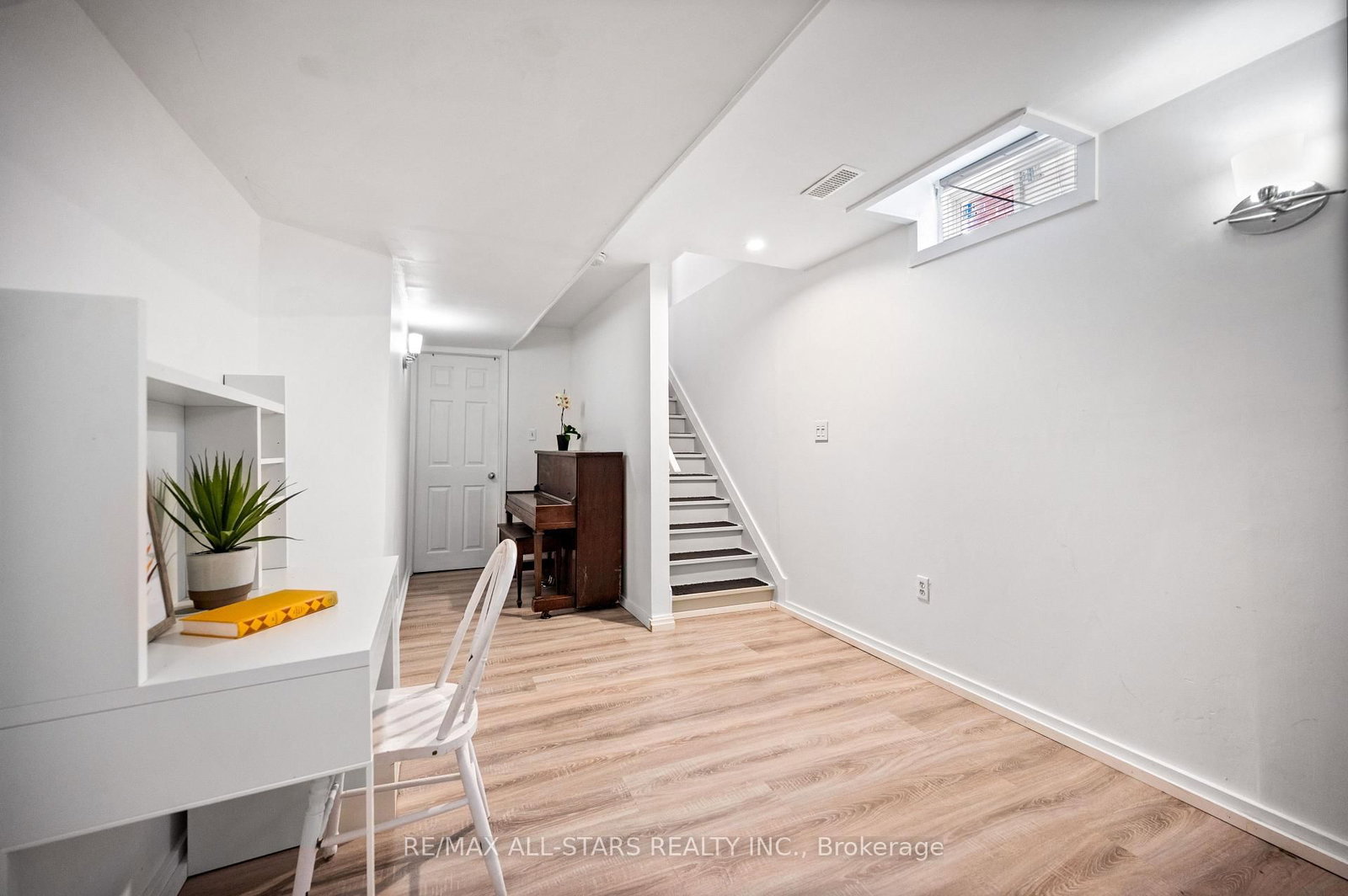 195 Richard Underhill Avenue • Whitchurch-Stouffville, ON photo 33