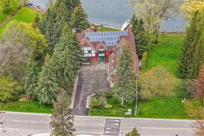 566 Sunset Beach Road • Richmond Hill, ON photo 2