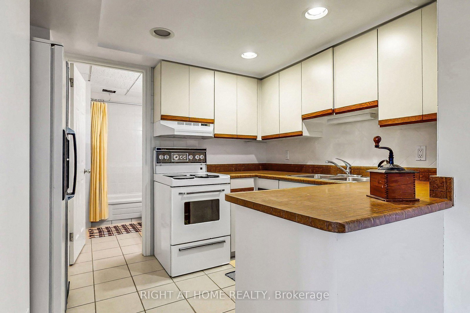 566 Sunset Beach Road • Richmond Hill, ON photo 34