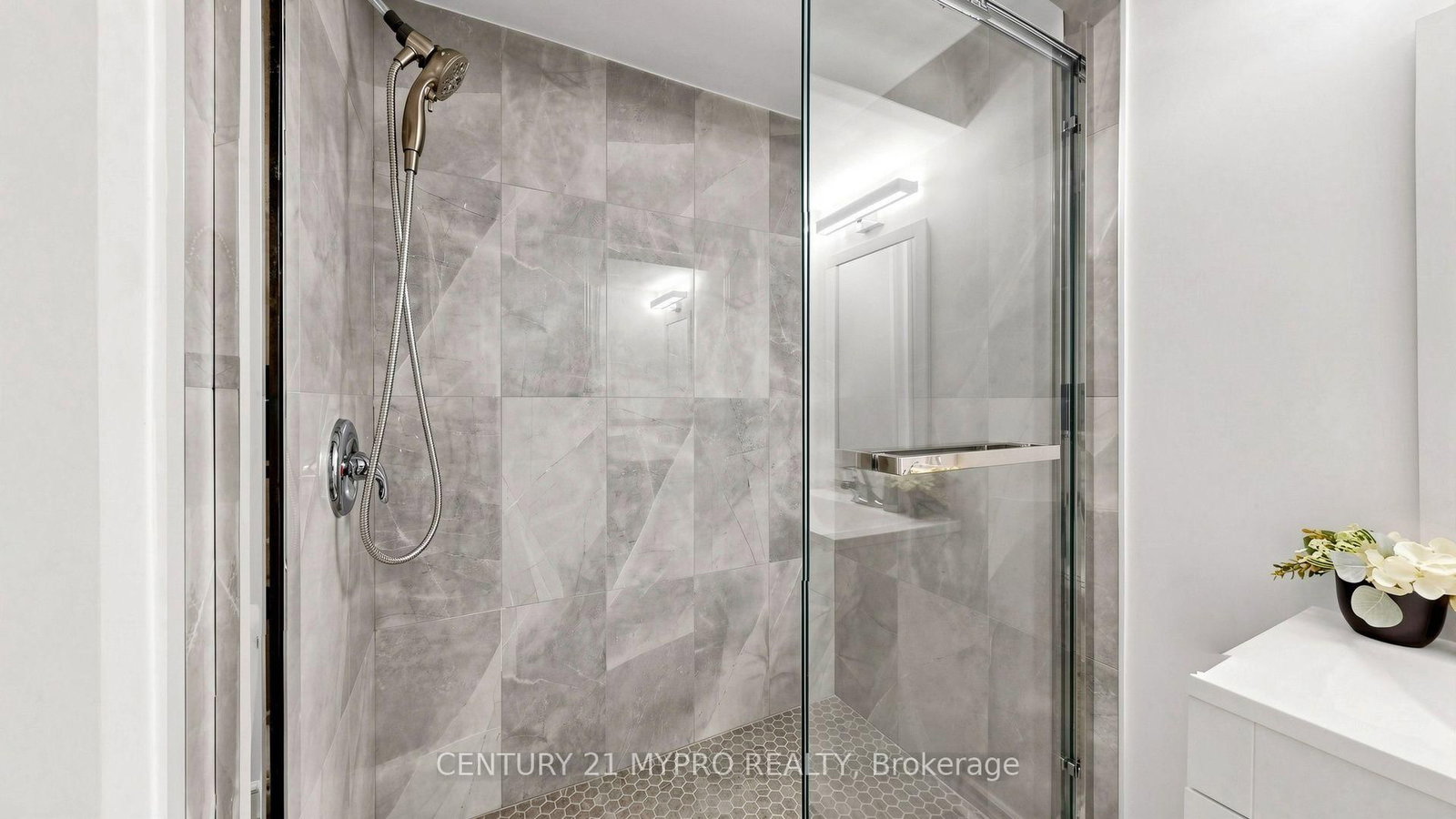 74 Victoria Wood Avenue • Markham, ON photo 31