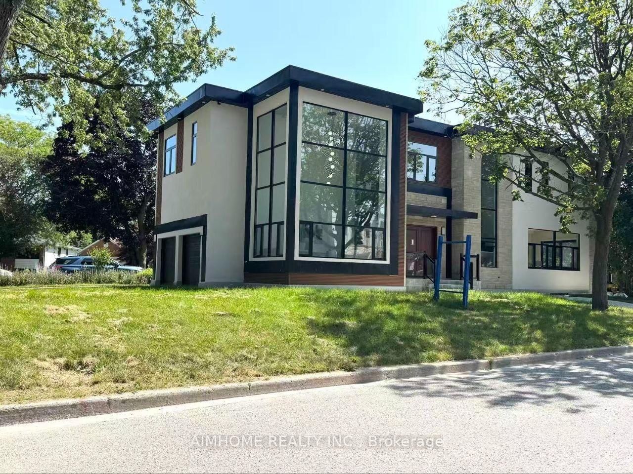 21 Shadbolt Court • Markham, ON photo 1