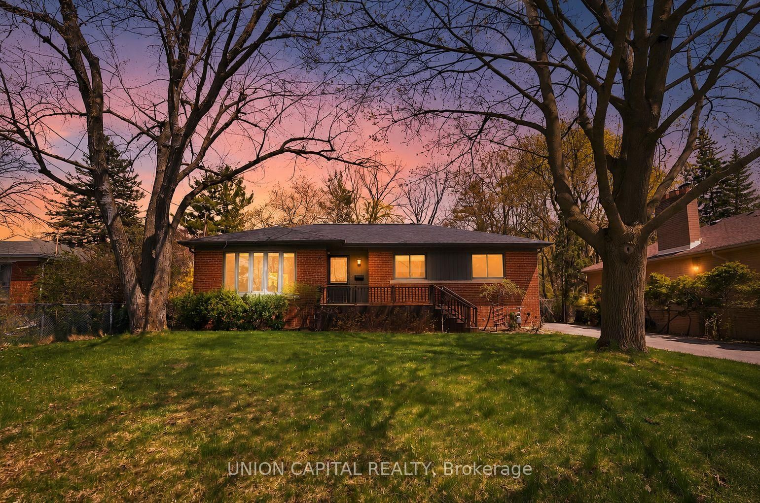 111 Libby Boulevard • Richmond Hill, ON photo 1