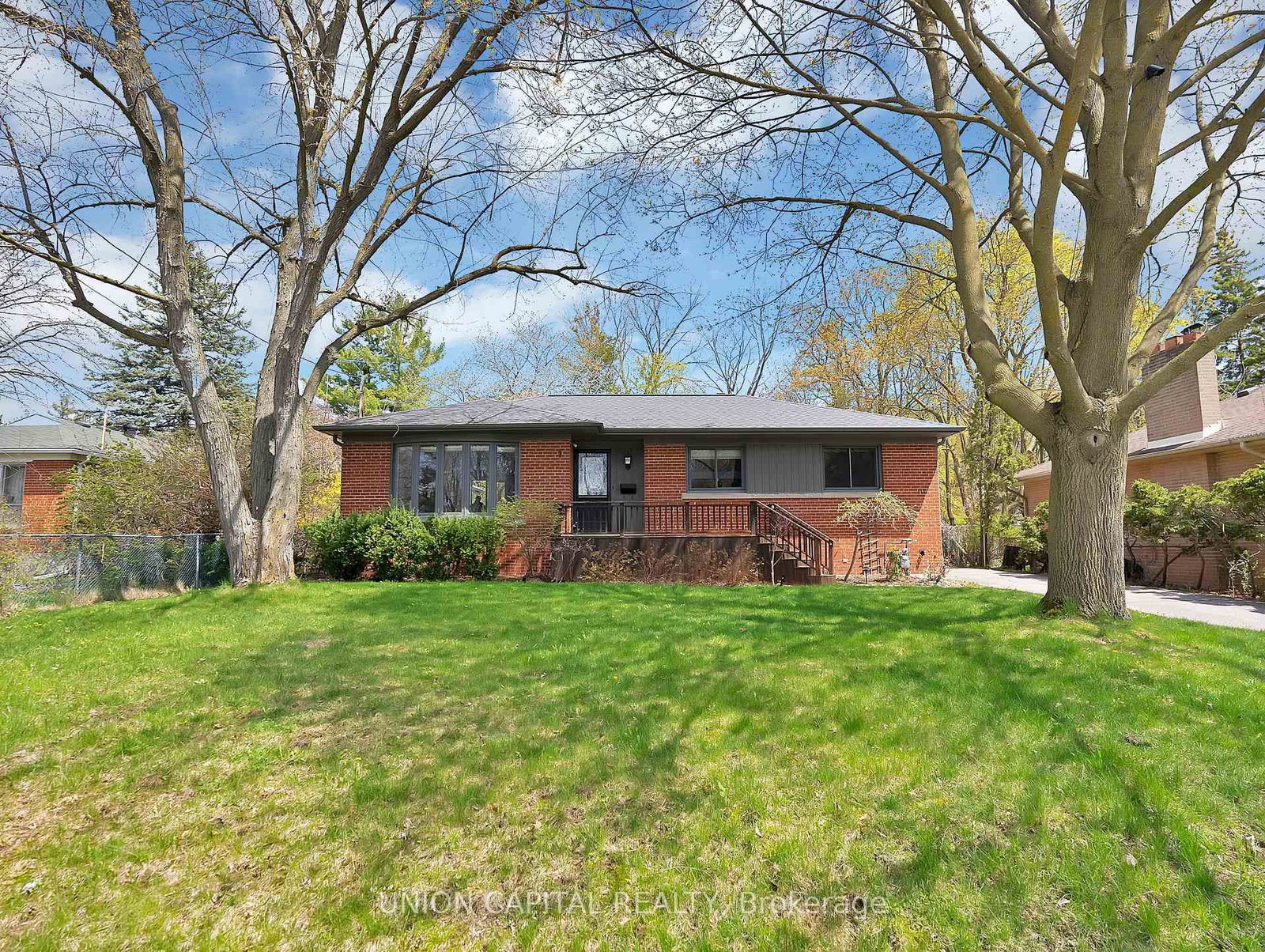 111 Libby Boulevard • Richmond Hill, ON photo 2
