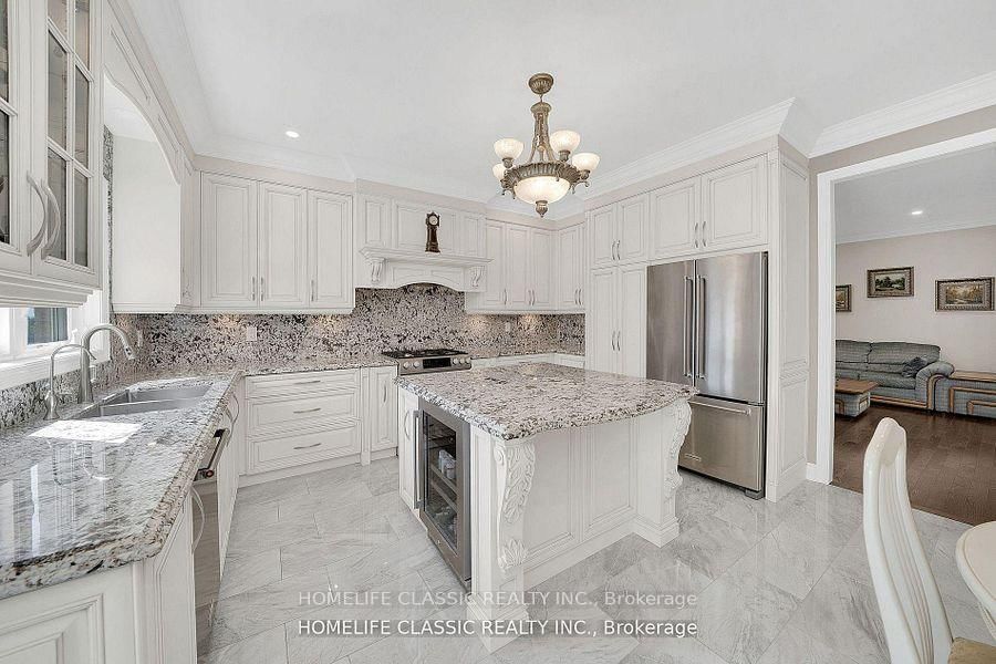105 McKenzie Way • Bradford West Gwillimbury, ON photo 11