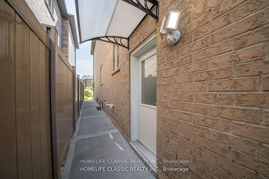 105 McKenzie Way • Bradford West Gwillimbury, ON photo 37