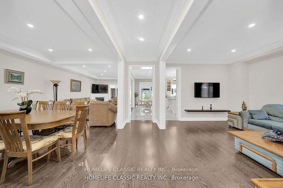 105 McKenzie Way • Bradford West Gwillimbury, ON photo 6