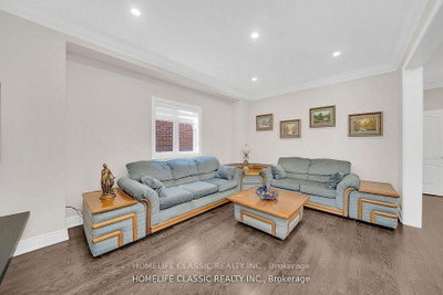 105 McKenzie Way • Bradford West Gwillimbury, ON photo 8