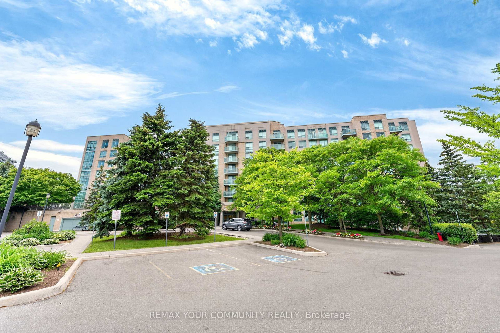 3 ELLESMERE Street • #721 • Richmond Hill, ON photo 2