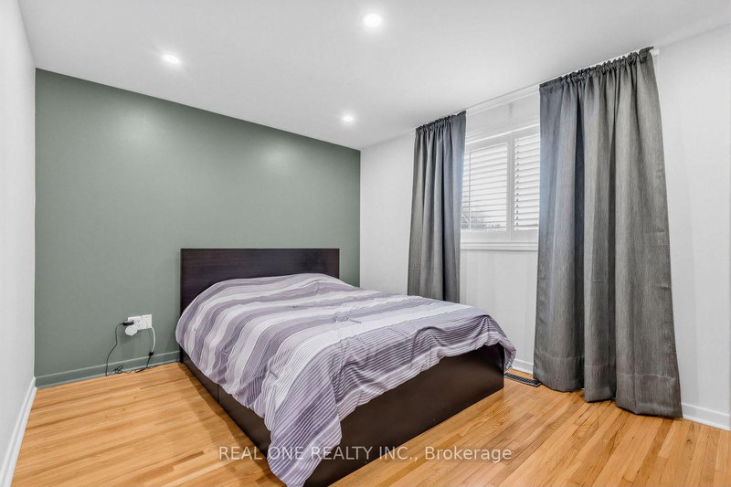 10 Devins Drive