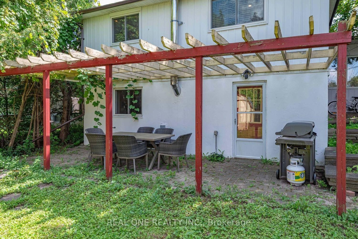 10 Devins Drive • Aurora, ON photo 32