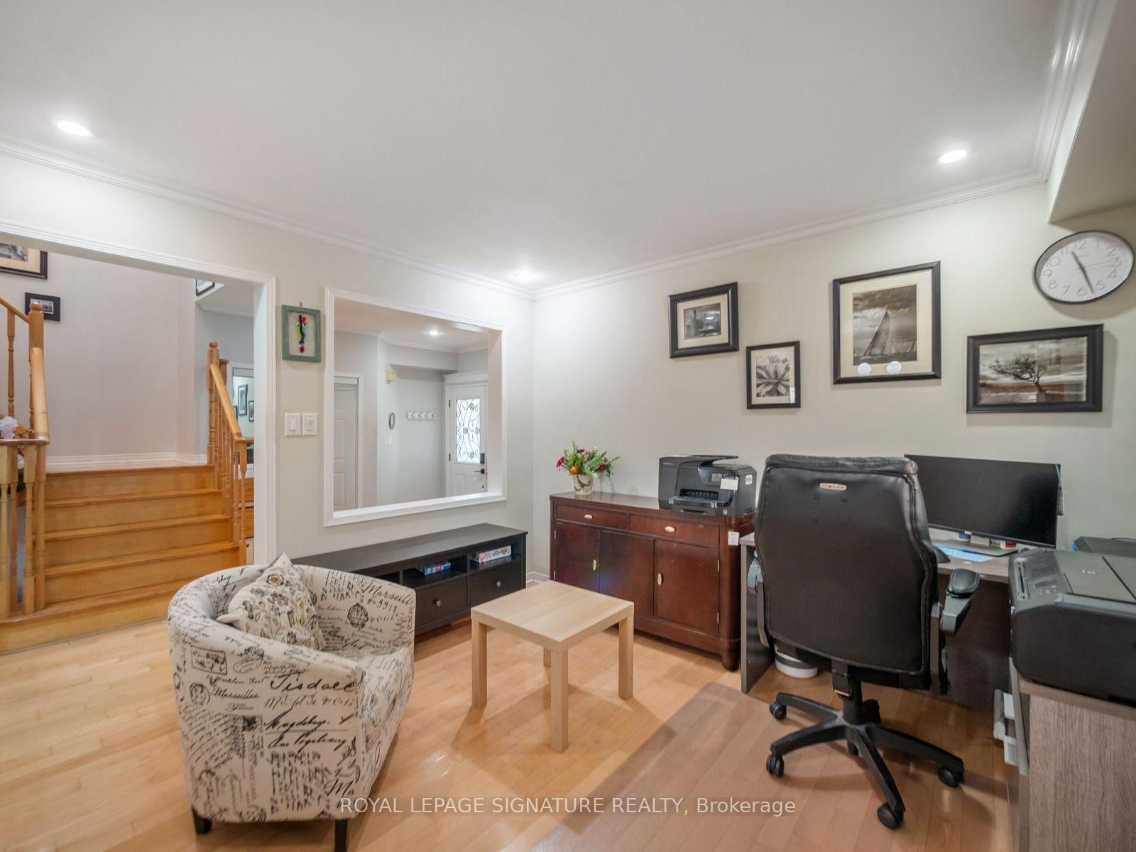 26 Tomscot Avenue • Richmond Hill, ON photo 8