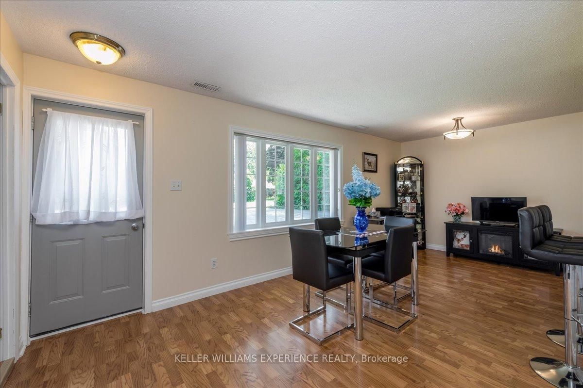 31 RIVER Drive • Essa, ON photo 3