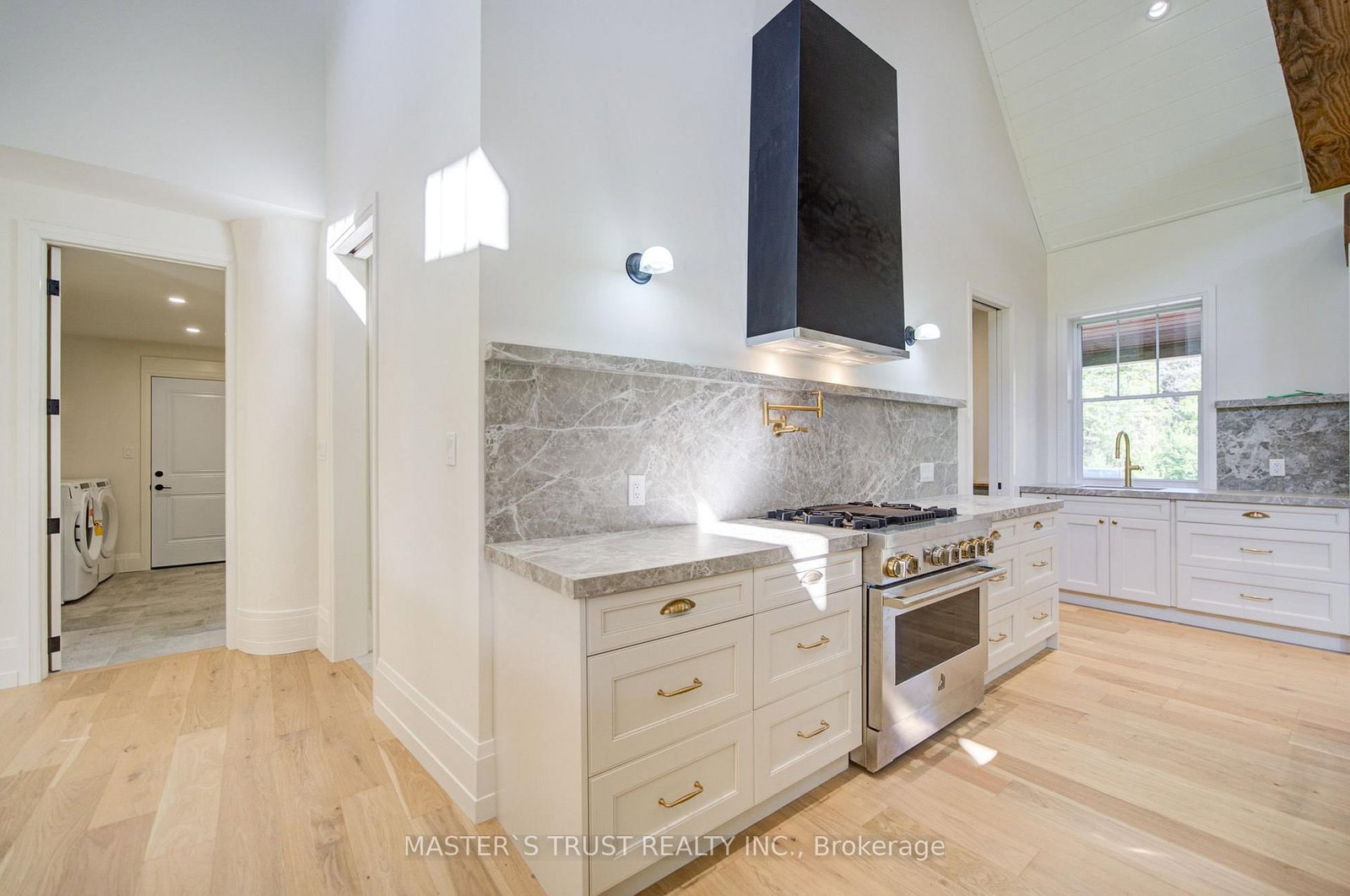 1109 2nd Line • Innisfil, ON photo 10