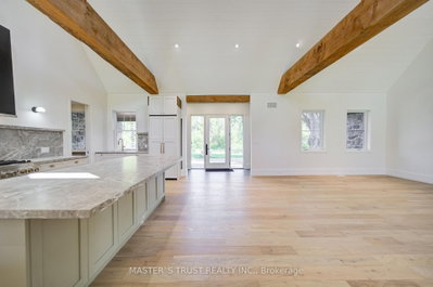 1109 2nd Line • Innisfil, ON photo 9