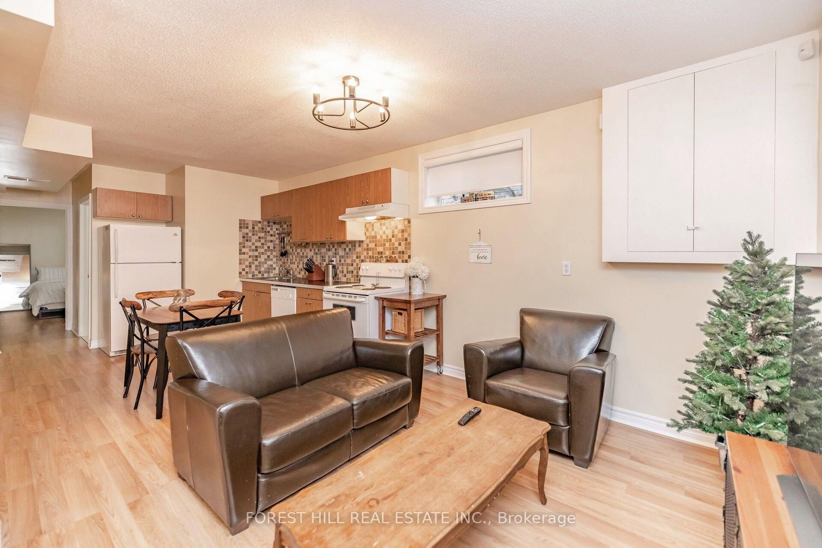 69 Oxford Street, Richmond Hill 5