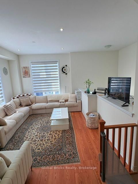 64 Seine Lane E