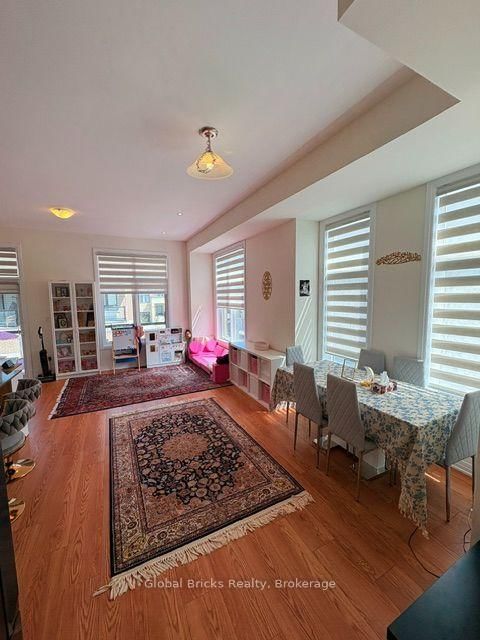 64 Seine Lane E photo 5